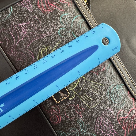 NWT.   Disney Dooney & Bourke Wristlet - Picture 8 of 11